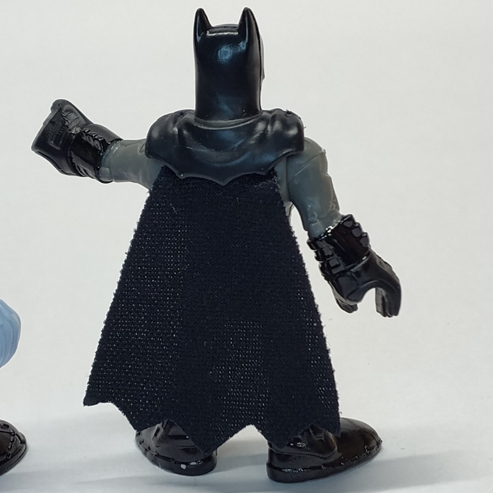 DC Comics Batman and the joker figures - Picture 12 of 12